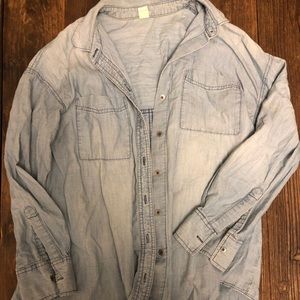 Gap maternity jean shirt